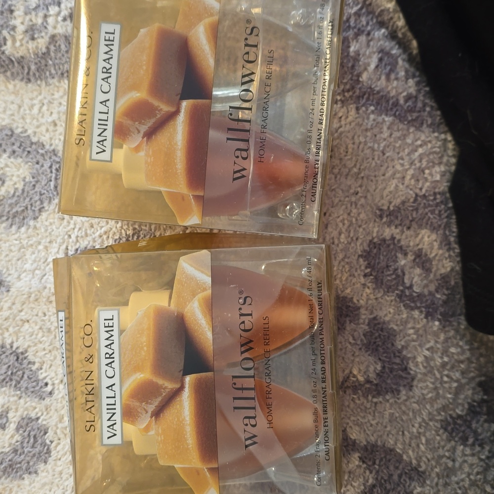 Slatkin & Co Vanilla Caramel Wallflowers